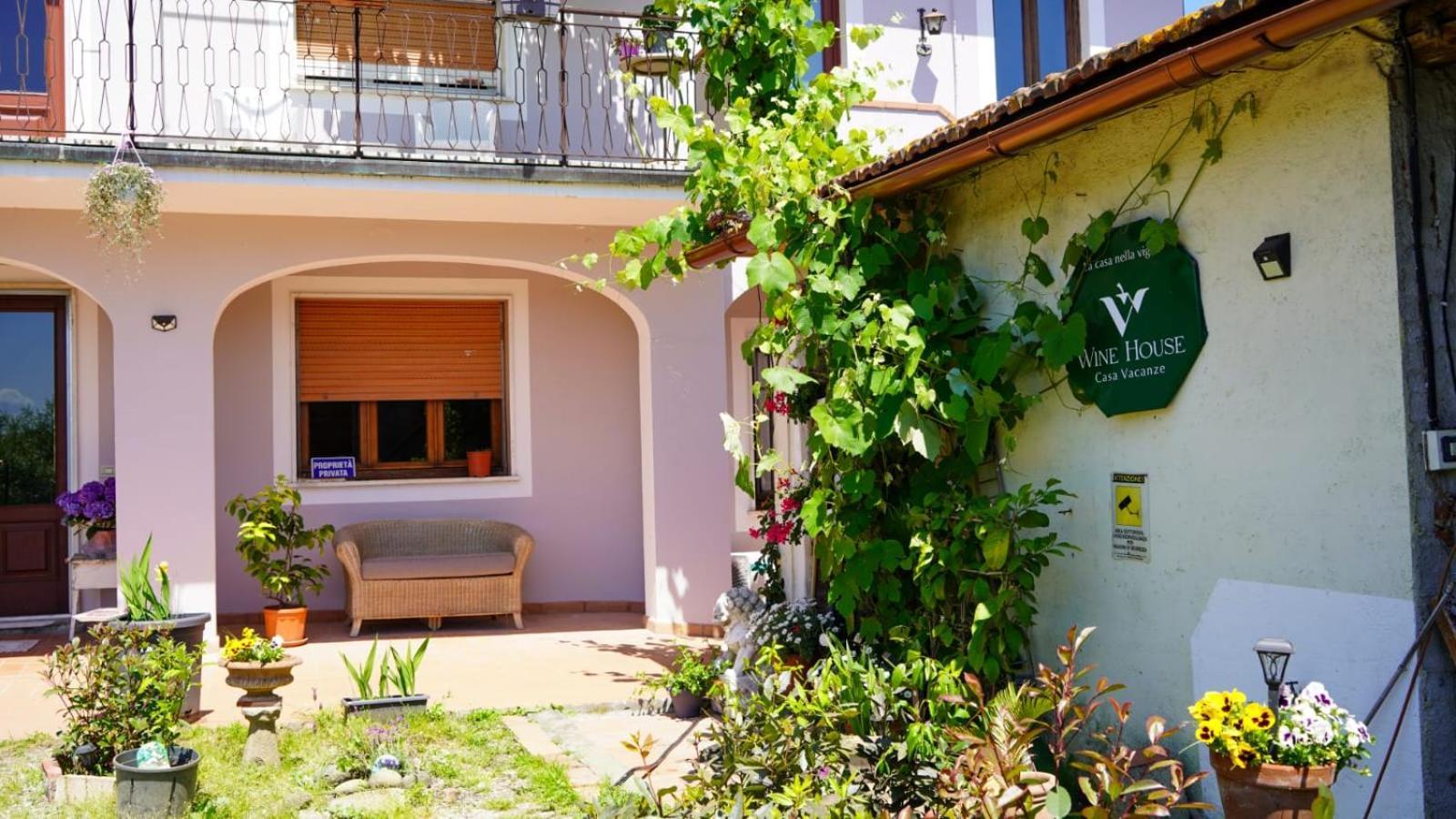 Wine House Bed & Breakfast Capannori Bagian luar foto