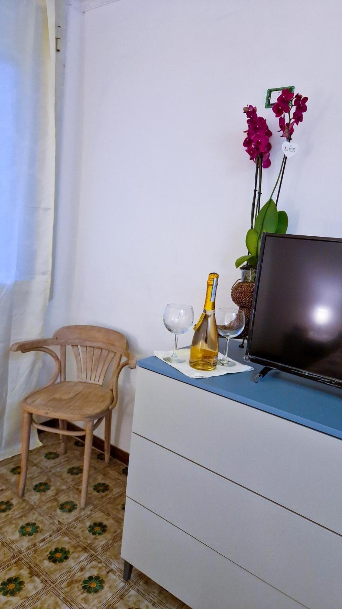 Wine House Bed & Breakfast Capannori Bagian luar foto